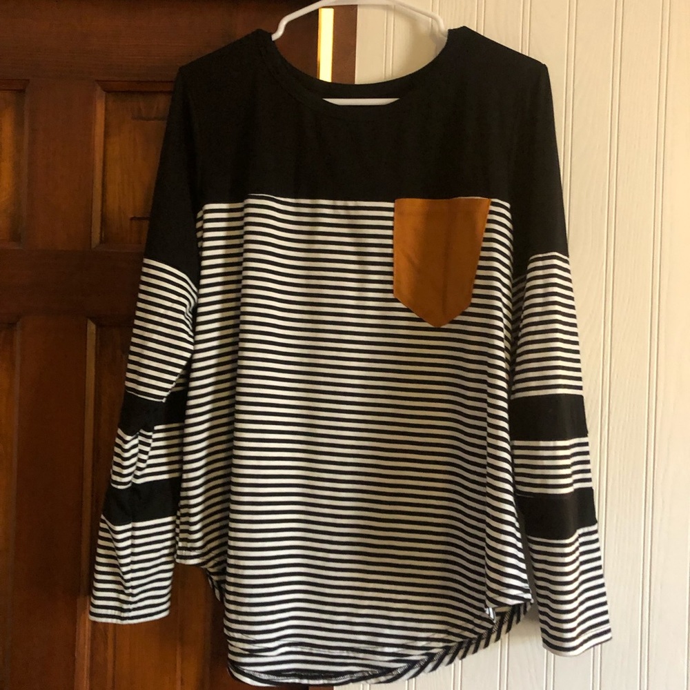 Boutique Long Sleeved Black/White striped shirt -size large